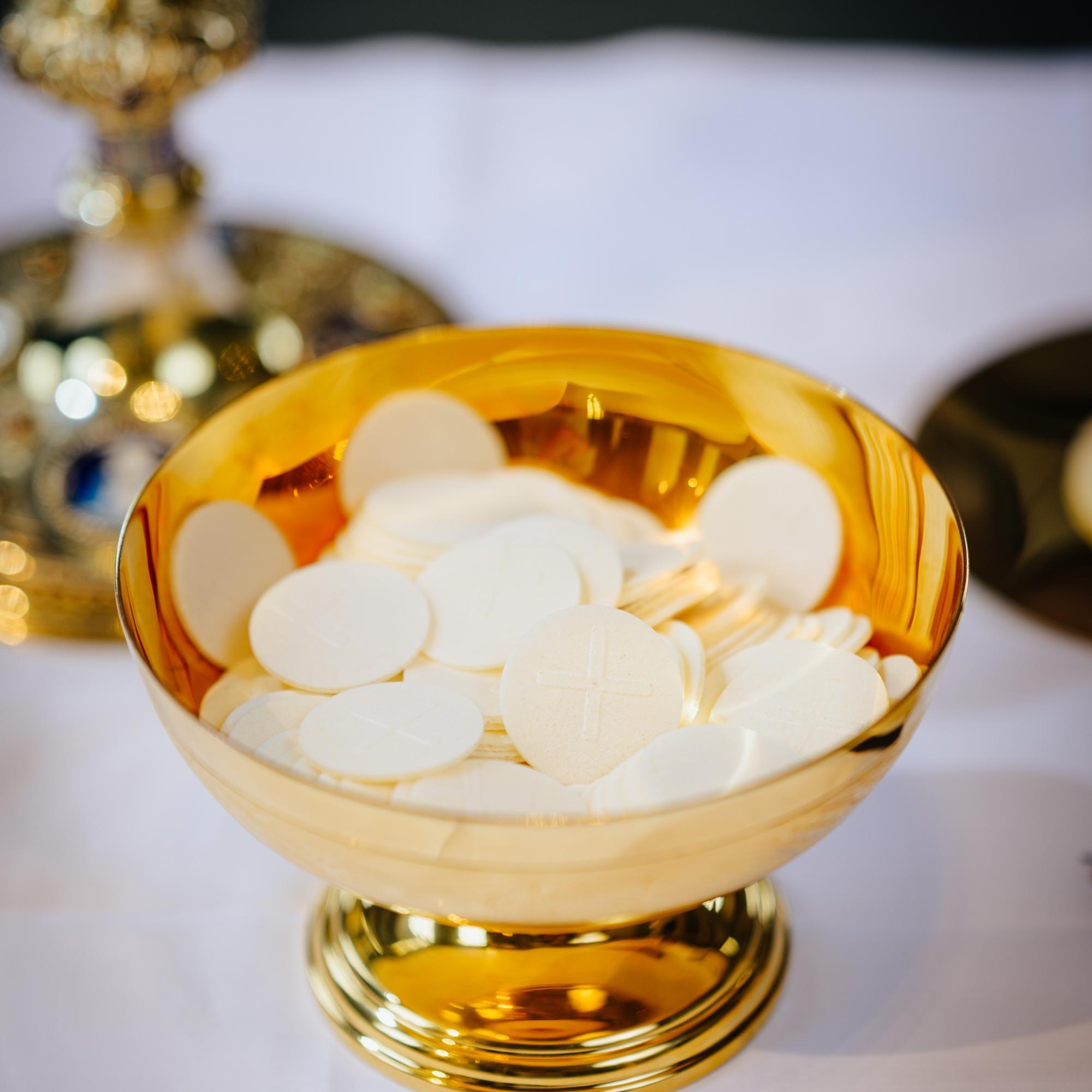 hostienschale-1_by_Besim_Mazhiqi_Erzbistum-Paderborn_pbs