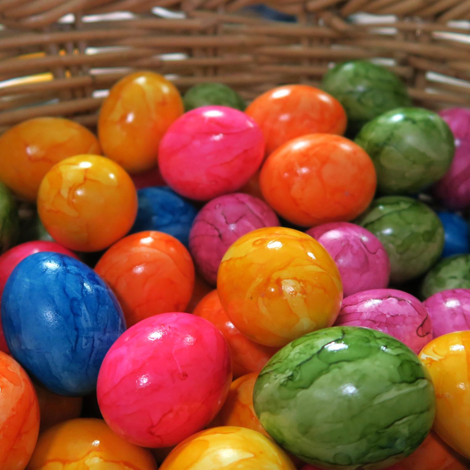 viele-farben-zu-ostern_by_Christiane-Raabe_pfarrbriefservice